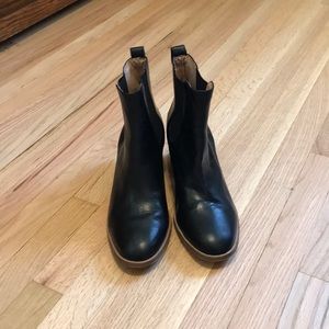 Madewell - Black heeled Chelsea boot